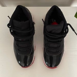 Air jordan 11’s size 8.5